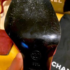 Chanel Burgundy heels (square)